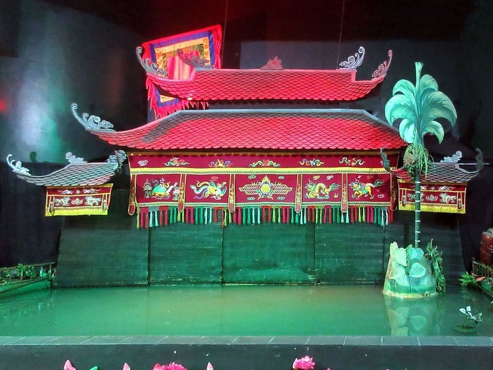 Nhà hát Múa rối nước Rồng Vàng